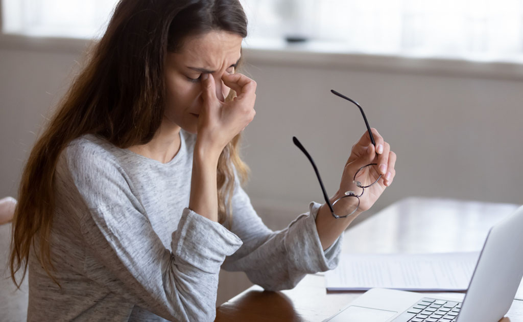 চোখের অতিরিক্ত প্রেশার বা গ্লুকোমা কেন হয় এবং এর চিকিৎসা কী?