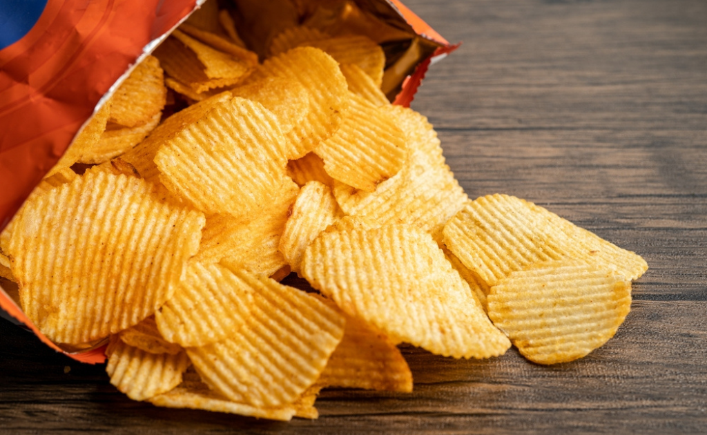 পেটের মেদ কমাতে এখনই বাদ দিন এই ৬টি খাবার