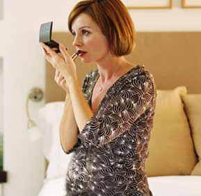 প্রেগনেন্সির সময় কসমেটিক্স ব্যবহারে সাবধানতা