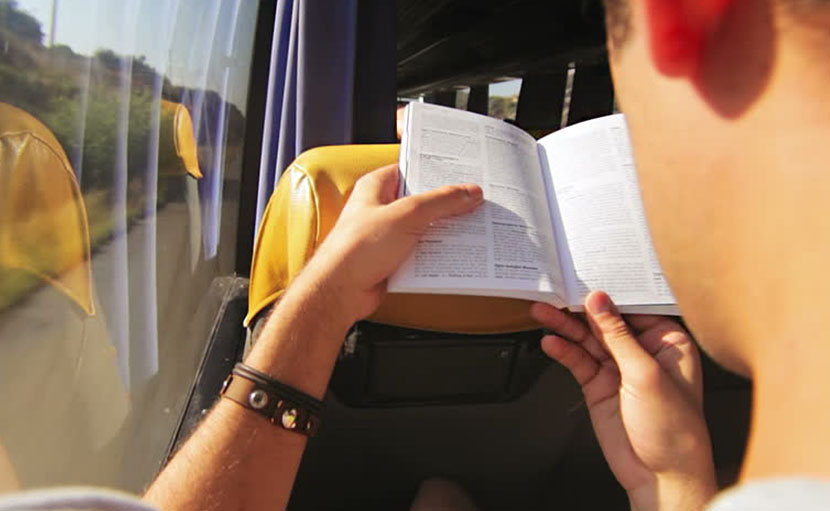 বাসে বমি হওয়ার কারণ ও প্রতিরোধের ১৬টি উপায়